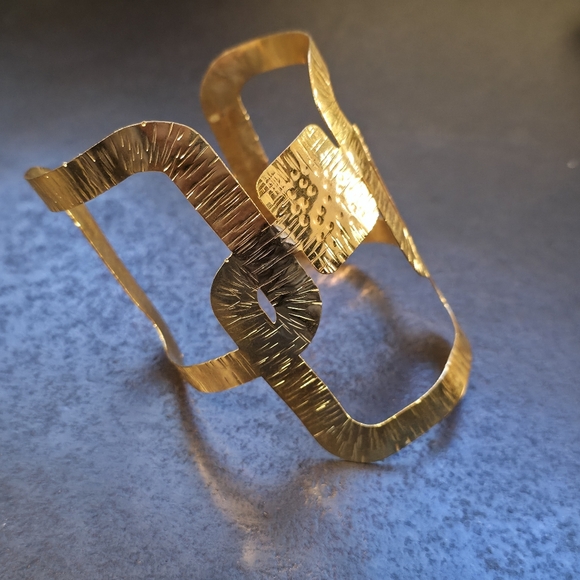 Jewelry - Geometrical Gold Tone Malleable Cuff